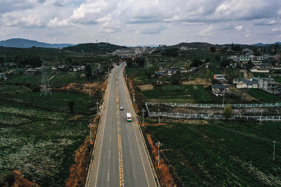 虧損、空跑、難運轉(zhuǎn)　城鄉(xiāng)公交“暢”跑需邁幾道坎？