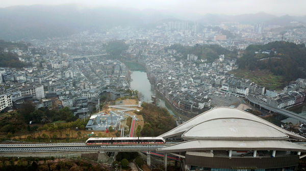 新春走基層丨“小”場景涌動經(jīng)濟(jì)“大”能量——小店、小廠、小站、小村探訪記